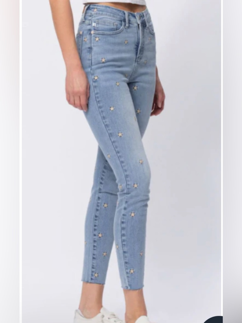 JUDY BLUE LIGHT WASH HIGH WAIST STAR EMBROIDERY SKINNY JEANS. SIZE 7/28